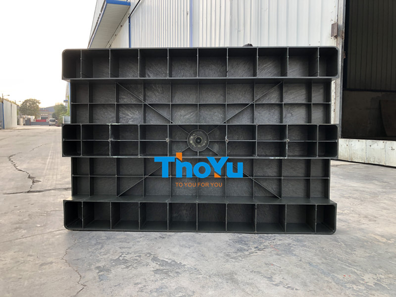 moulded-plastic-pallet