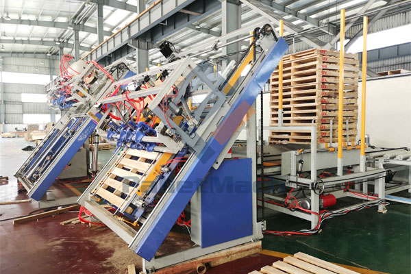 pallet nailing machine